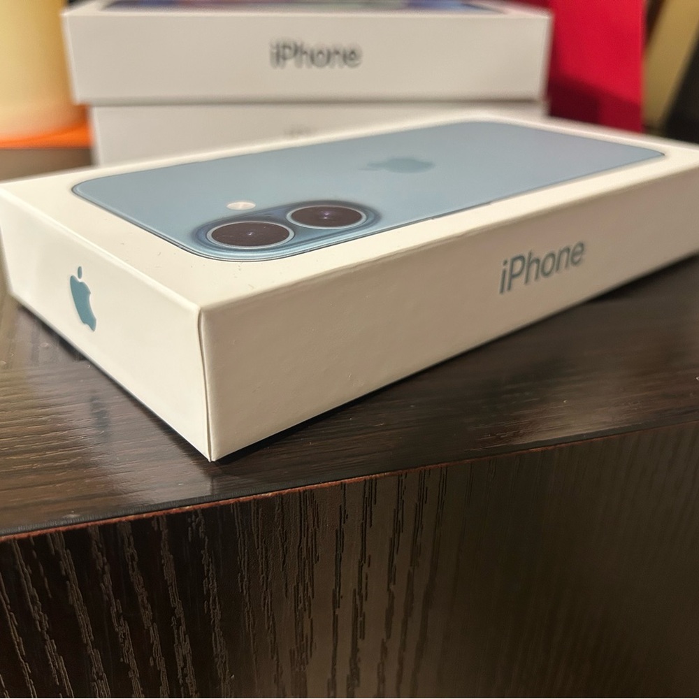 iPhone 12 box